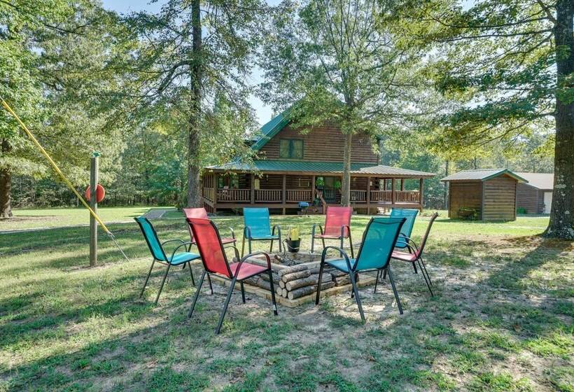 Secluded Broken Bow Cabin W/ Firepit And Deck!