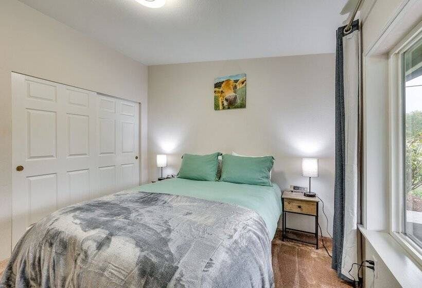 Secluded Port Angeles Home W/ Deck & Gas Grill!