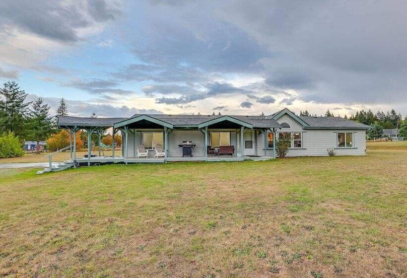 Secluded Port Angeles Home W/ Deck & Gas Grill!