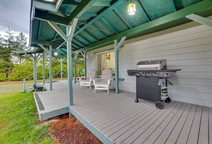 Secluded Port Angeles Home W/ Deck & Gas Grill!