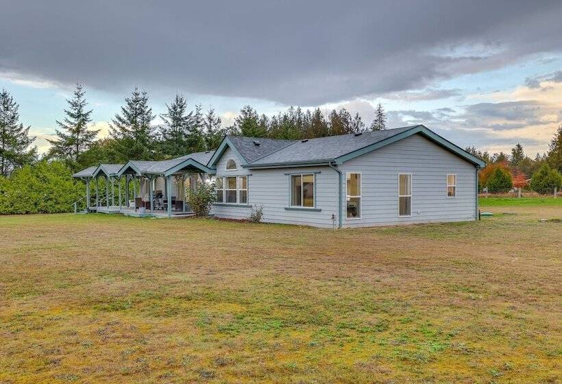 Secluded Port Angeles Home W/ Deck & Gas Grill!