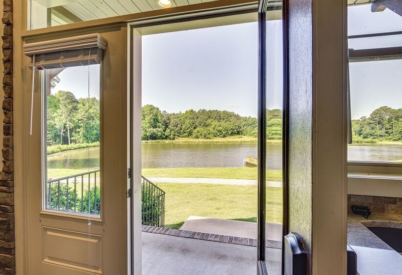 Waterfront Benson Retreat: Rescue Farm W/ A Lake!