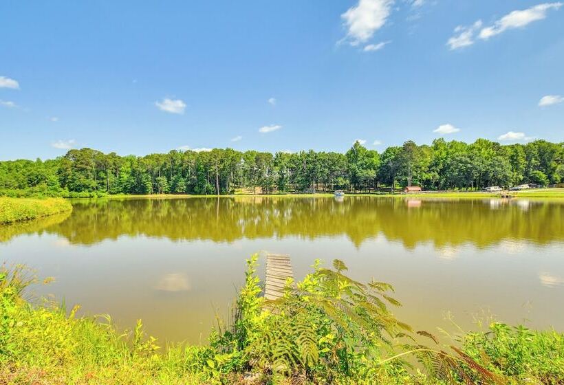 Waterfront Benson Retreat: Rescue Farm W/ A Lake!