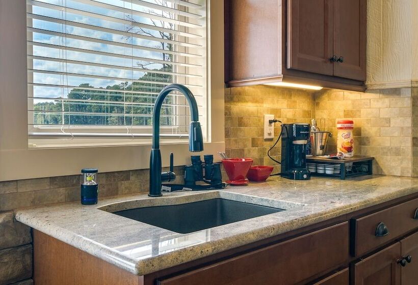 Waterfront Benson Retreat: Rescue Farm W/ A Lake!