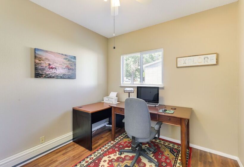 Hot Tub & Fire Pit: Serene Clifton Retreat!