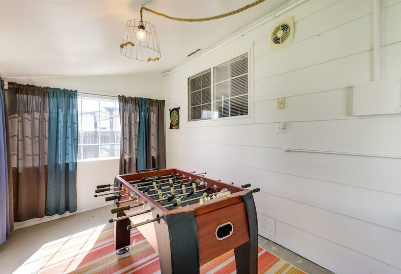 Hot Tub & Fire Pit: Serene Clifton Retreat!