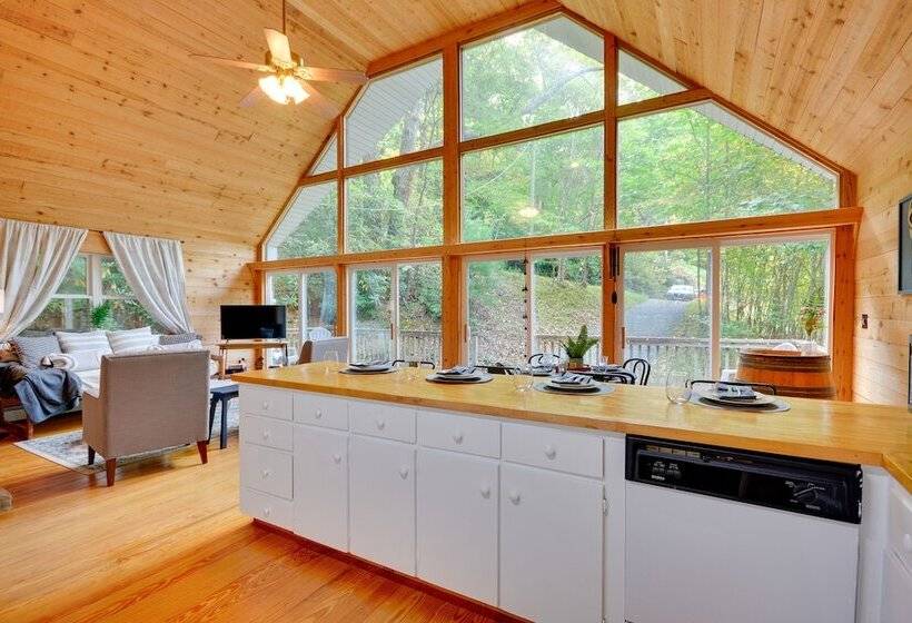 Serene Fancy Gap Cabin Retreat In Private Setting!