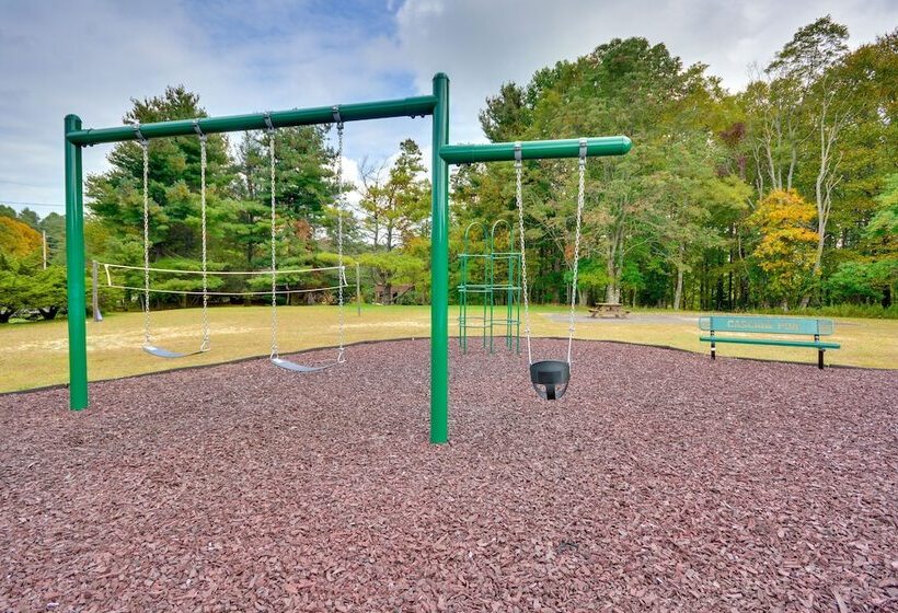 Serene Fancy Gap Cabin Retreat In Private Setting!