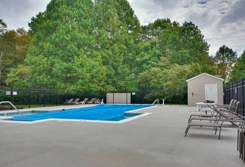 Serene Fancy Gap Cabin Retreat In Private Setting!