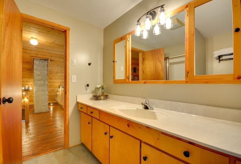 Serene Fancy Gap Cabin Retreat In Private Setting!