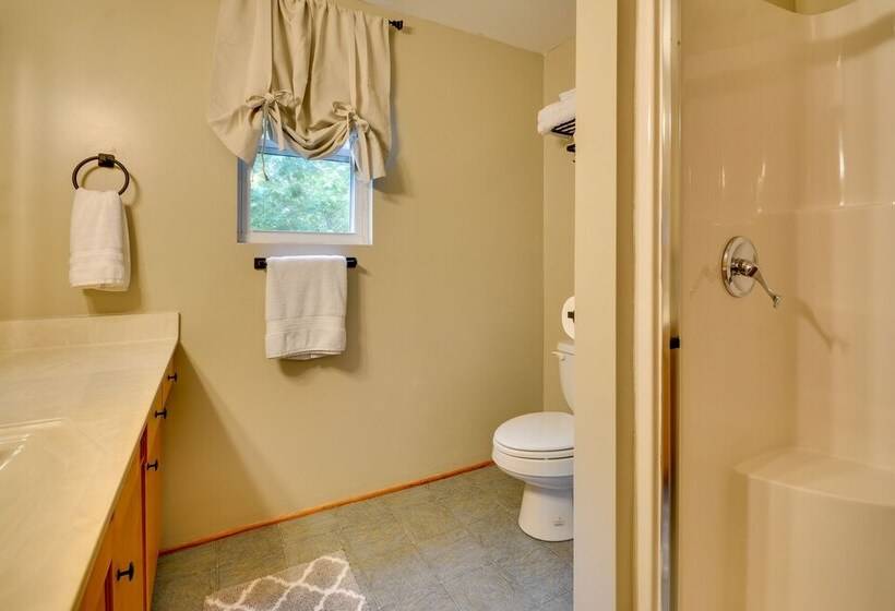 Serene Fancy Gap Cabin Retreat In Private Setting!