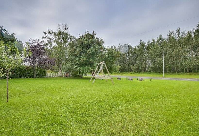 Serene Palmer Home: Walk To Downtown & Riverfront!