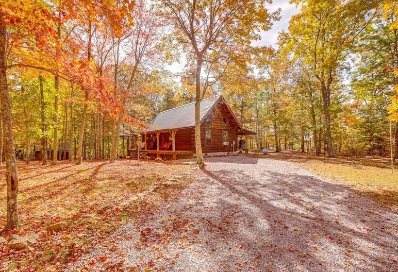 Serene Pikeville Cabin: 20 Mi To Fall Creek Falls!