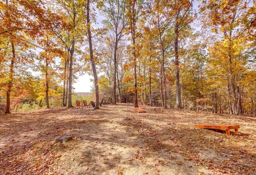 Serene Pikeville Cabin: 20 Mi To Fall Creek Falls!