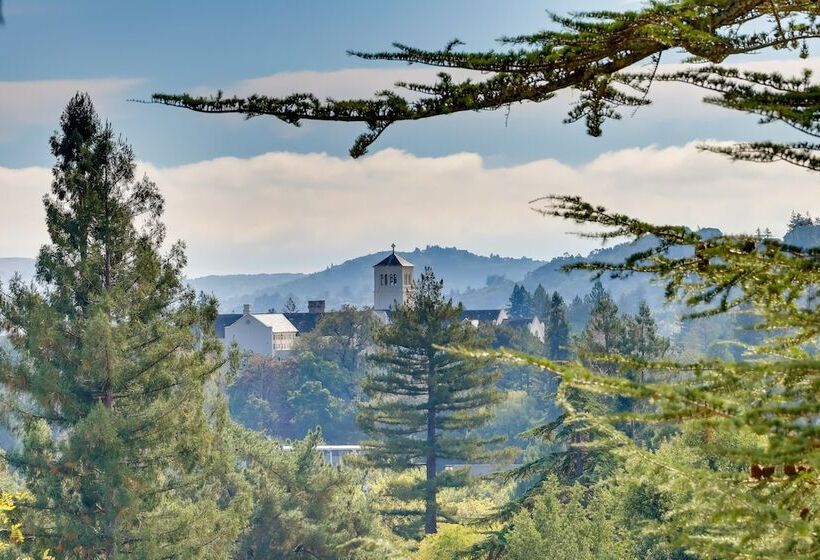 Serene San Anselmo Hideaway W/ Private Hot Tub!