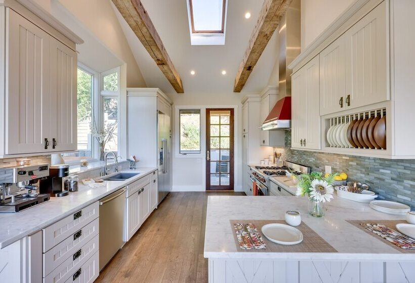 Serene San Anselmo Hideaway W/ Private Hot Tub!