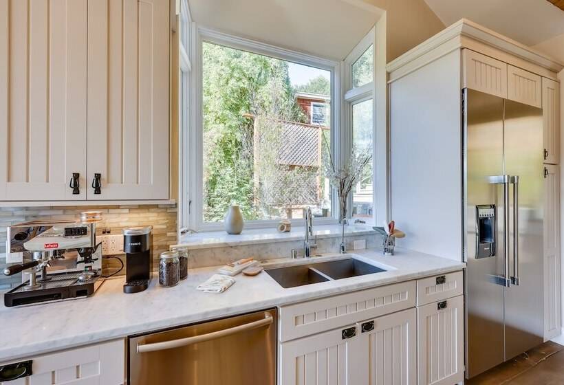 Serene San Anselmo Hideaway W/ Private Hot Tub!