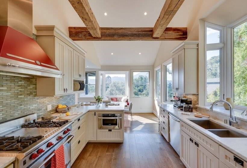Serene San Anselmo Hideaway W/ Private Hot Tub!