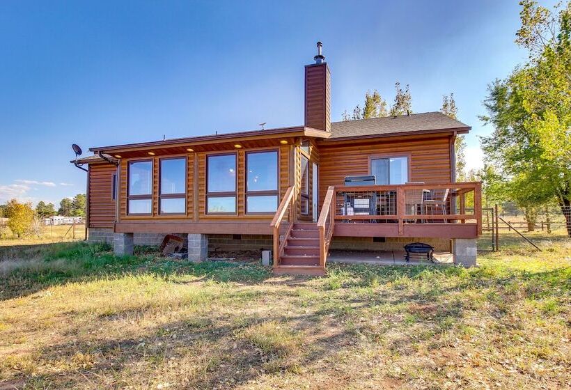 Pet Friendly Show Low Cabin W/ 1 Acre Fenced Yard!
