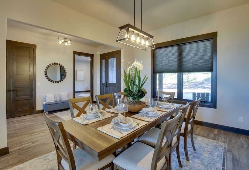 South Dakota Retreat W/ Hot Tub, Fire Pit & Grill!