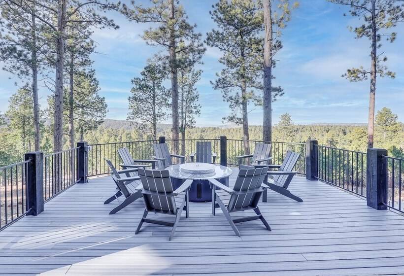 South Dakota Retreat W/ Hot Tub, Fire Pit & Grill!