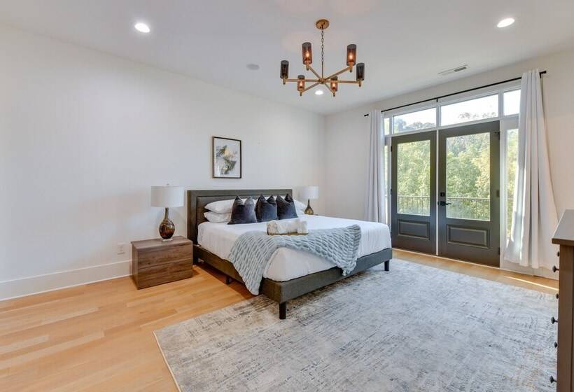 South End Charlotte Townhome < 2 Mi To Uptown!