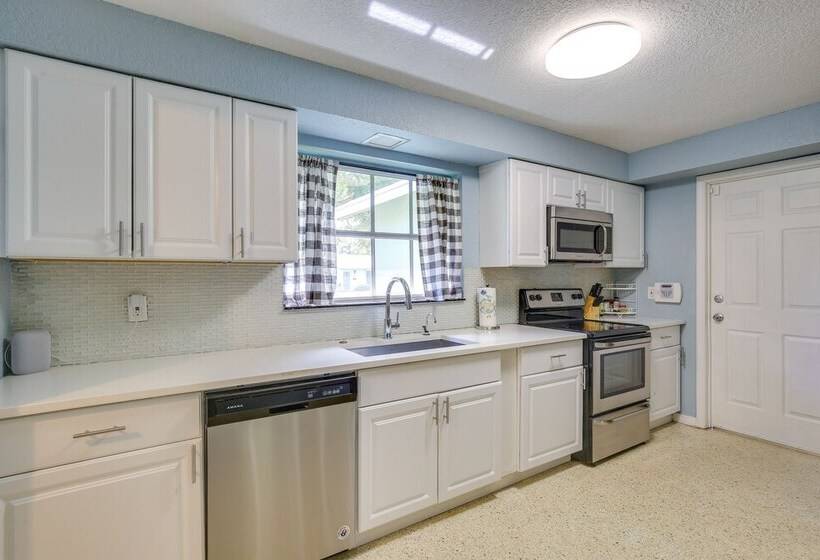 Spacious Boynton Beach Vacation Home: Pets Welcome