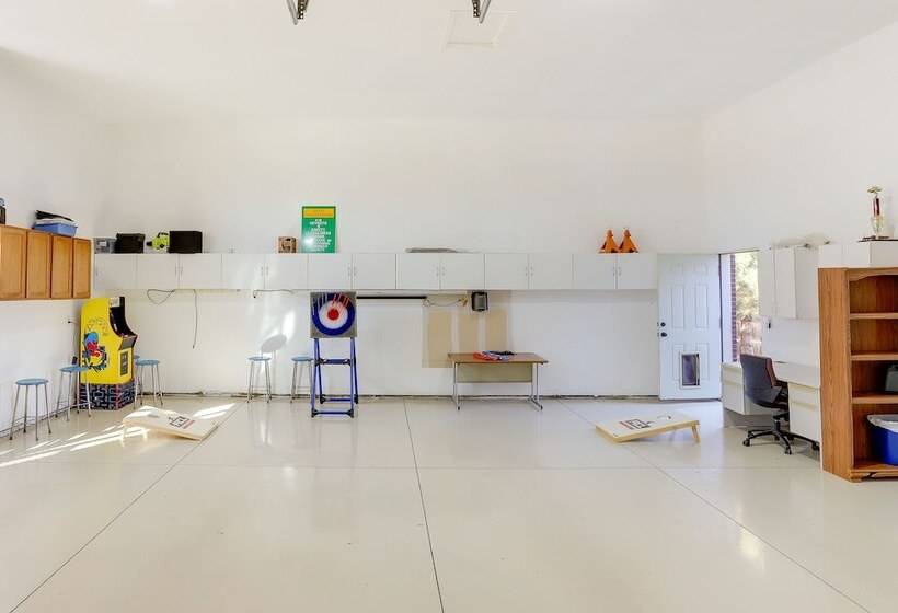 Spacious Brighton Home W/ Game Room + Fire Table!