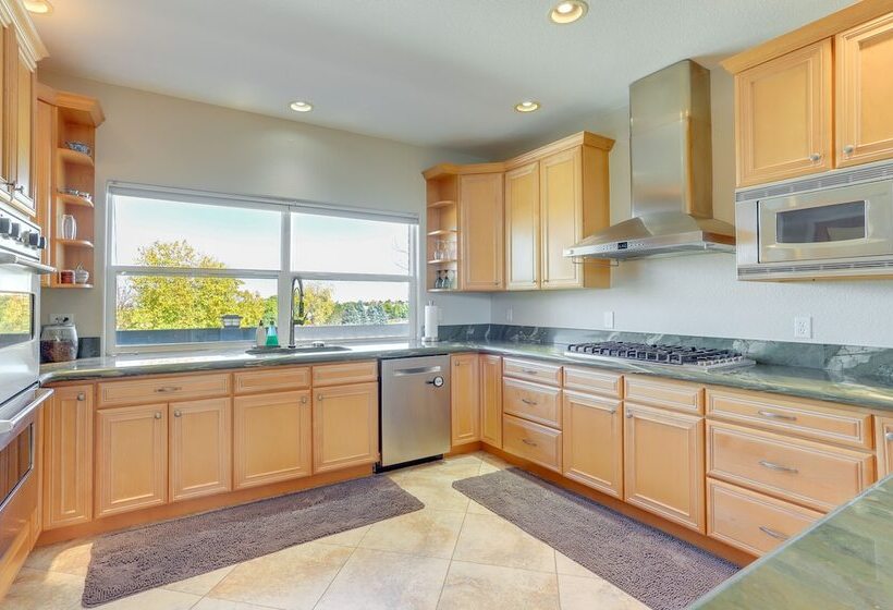 Spacious Brighton Home W/ Game Room + Fire Table!