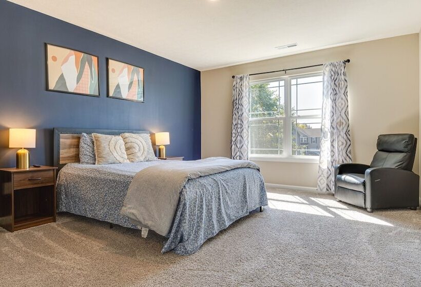 Spacious Camby Home W/ Community Pool + Park!