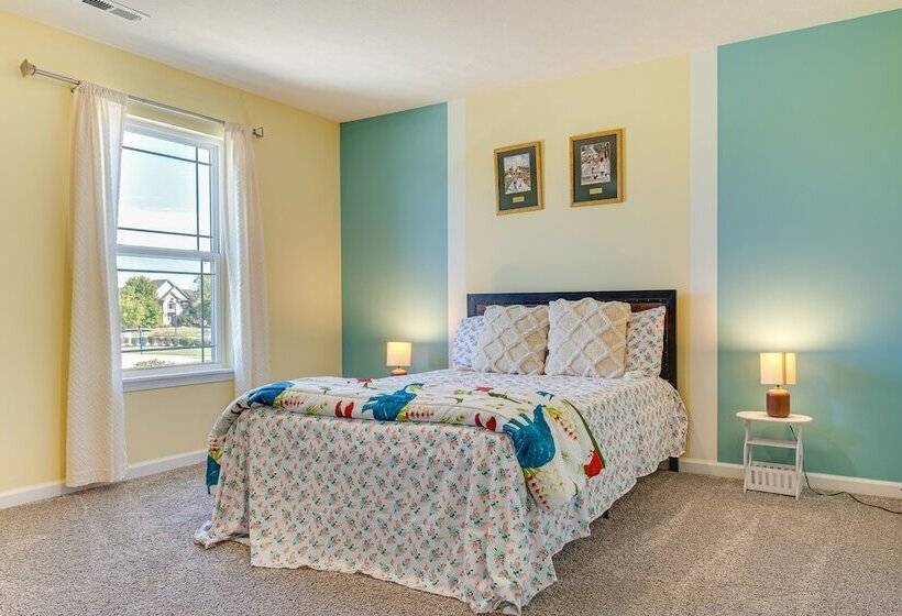 Spacious Camby Home W/ Community Pool + Park!