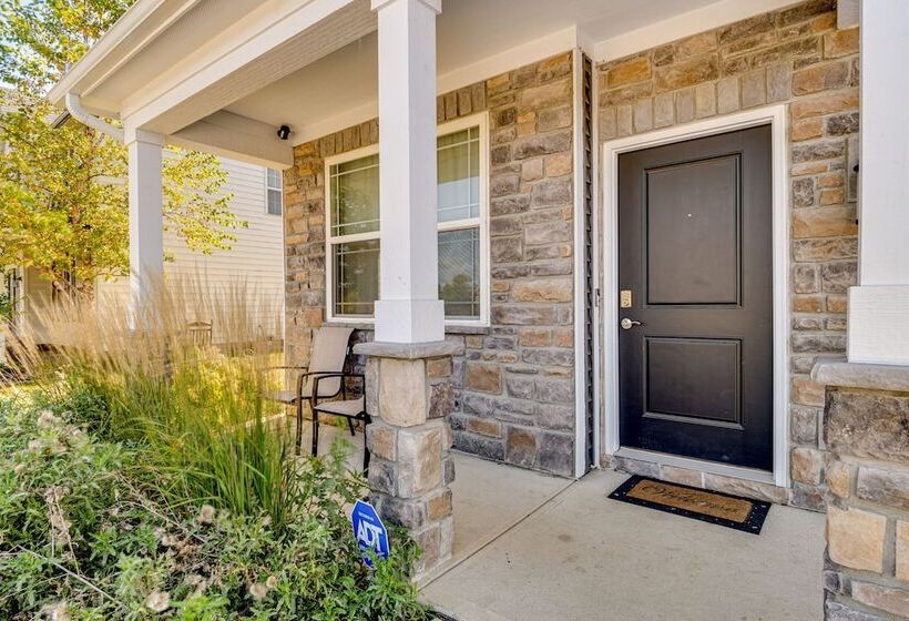 Spacious Camby Home W/ Community Pool + Park!