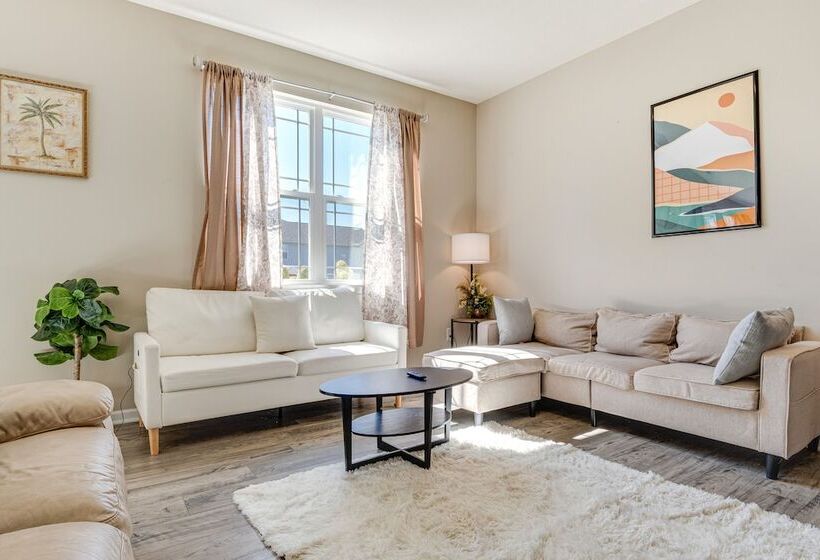 Spacious Camby Home W/ Community Pool + Park!