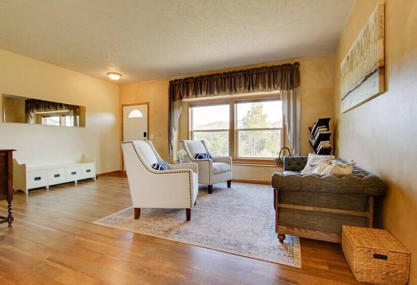 Spacious Canyon Ferry Lake House With Bar & Views!