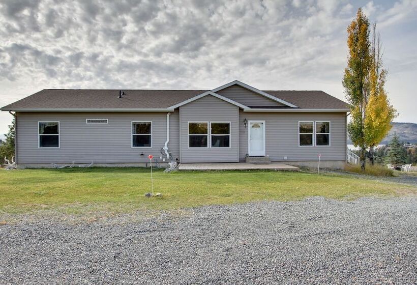 Spacious Canyon Ferry Lake House With Bar & Views!