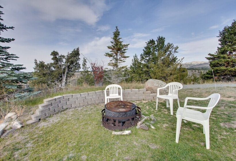 Spacious Canyon Ferry Lake House With Bar & Views!