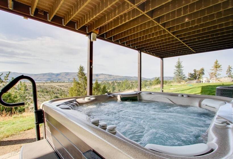 Spacious Canyon Ferry Lake House With Bar & Views!