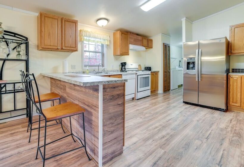 Spacious De Tour Village Home Near Lake Huron!