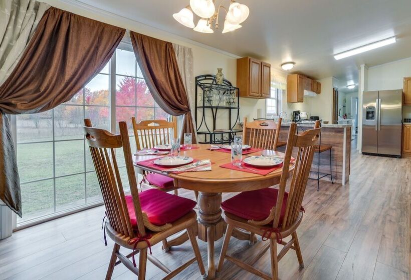 Spacious De Tour Village Home Near Lake Huron!