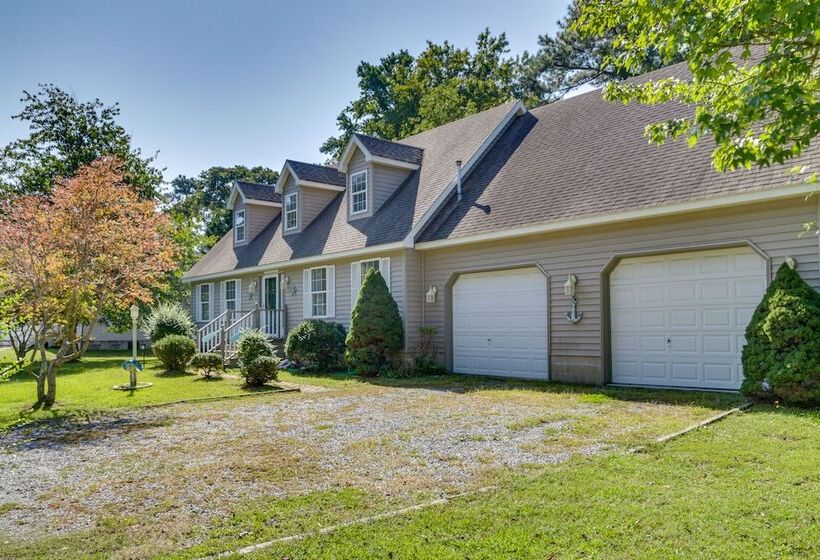 Spacious + Family Friendly Home In Chincoteague!