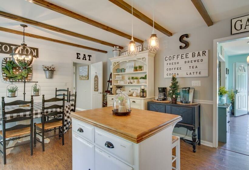 Spacious + Family Friendly Home In Chincoteague!