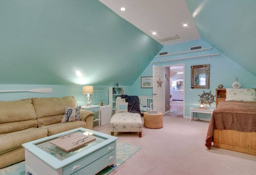 Spacious + Family Friendly Home In Chincoteague!