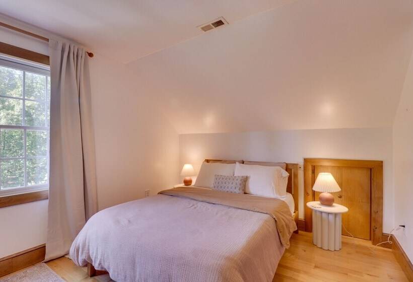 Spacious Family Friendly Virginia Home On 5 Acres!