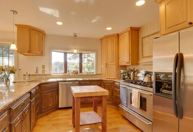 Spacious Family Friendly Virginia Home On 5 Acres!