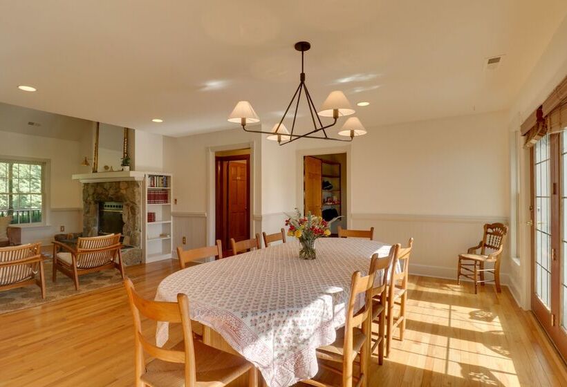 Spacious Family Friendly Virginia Home On 5 Acres!