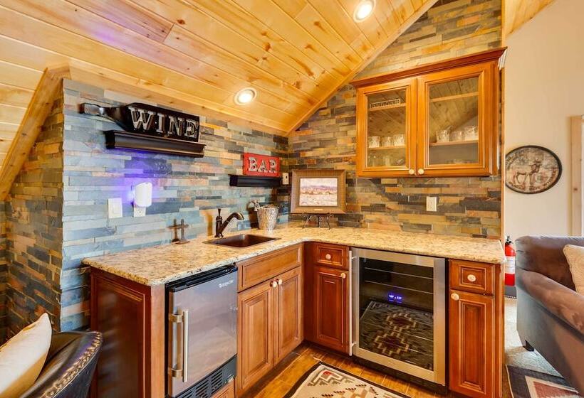 Hot Tub & Fire Pit: Idyllic Getaway In Angel Fire!