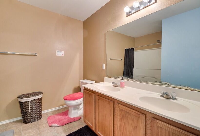 Pet Friendly Austin Area Home W/ Outdoor Oasis