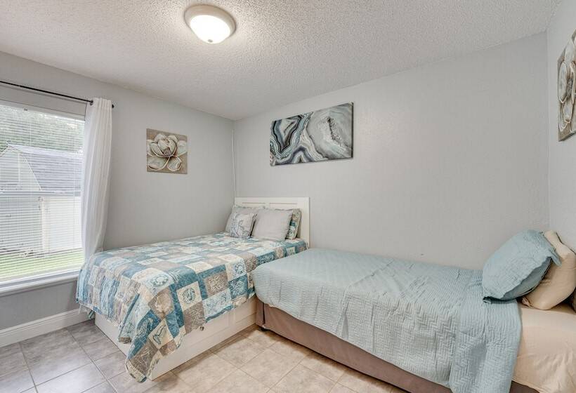 Spacious Kissimmee Family Home W/ Pool & Patio!