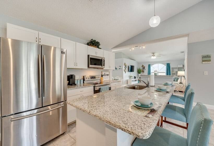 Spacious Kissimmee Family Home W/ Pool & Patio!