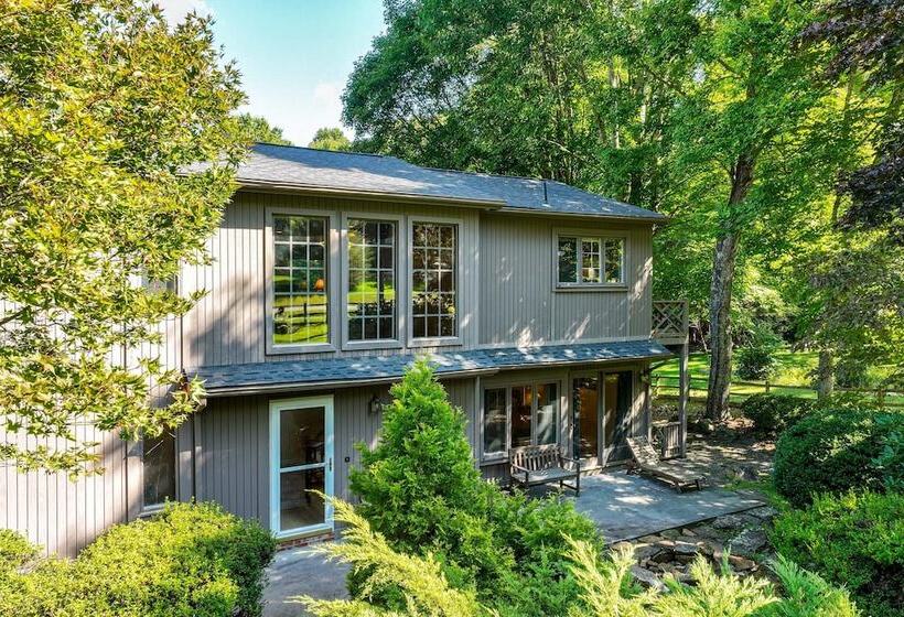 Spacious North Carolina Retreat Patio & Fire Pit